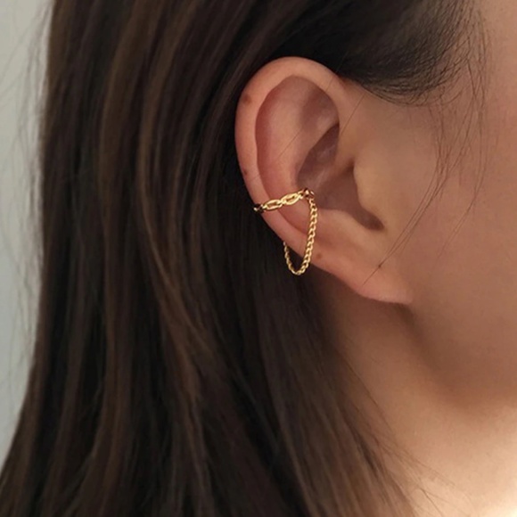 Star Chain and Tassel Minimalist Gold Cuff Earrings - Picture 6 of 7